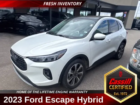 White 2023 Ford Escape Hybrid Platinum for sale in Cedar Rapids, IA