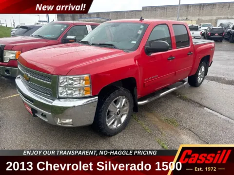 Red 2013 Chevrolet Silverado 1500 LT for sale in Cedar Rapids, IA