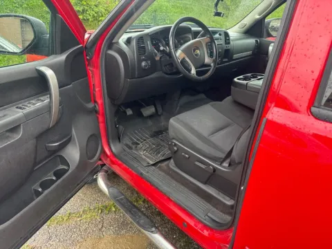 Photos of 2013 Chevrolet Silverado 1500 LT for sale in Cedar Rapids, IA at Cassill Motors