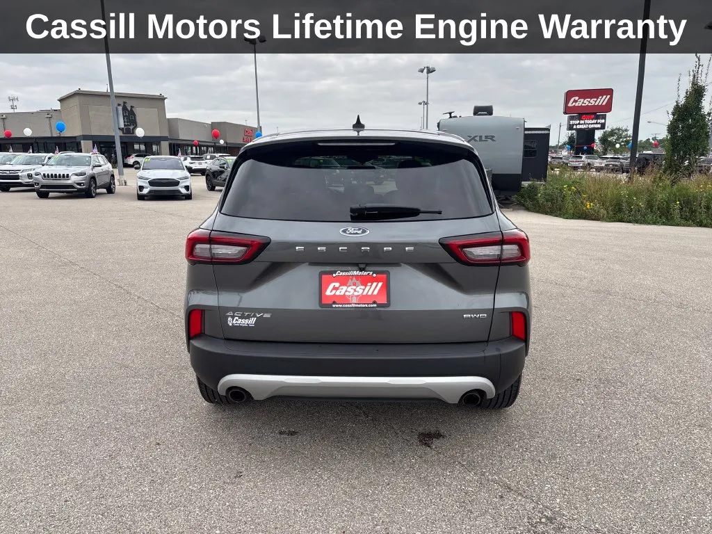 Ford Escape photo 5