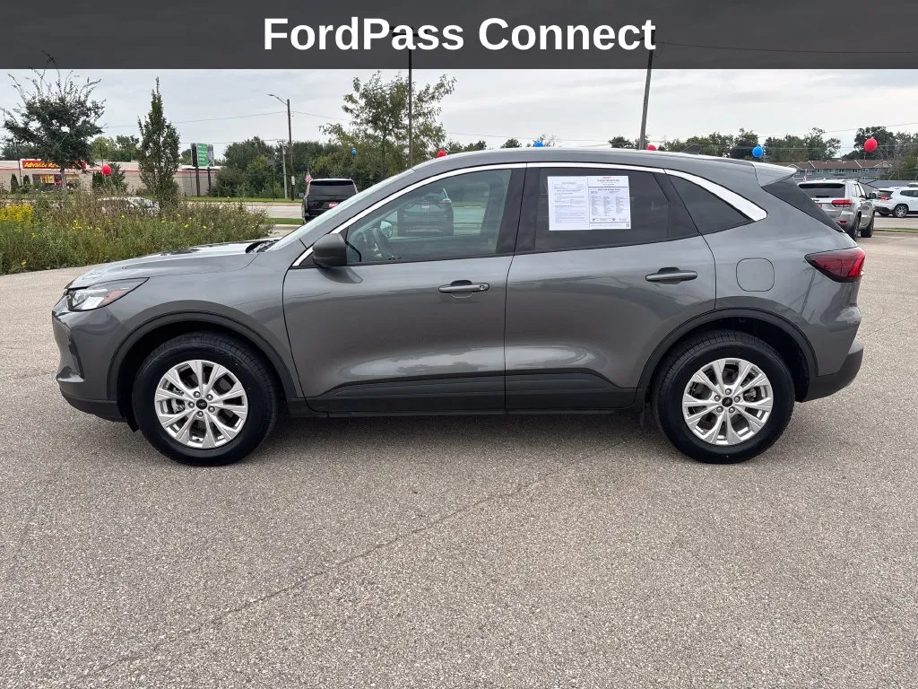 Ford Escape photo 2