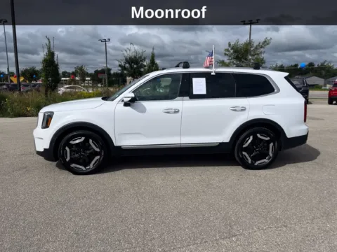 Photos of 2024 Kia Telluride S for sale in Cedar Rapids, IA at Cassill Motors