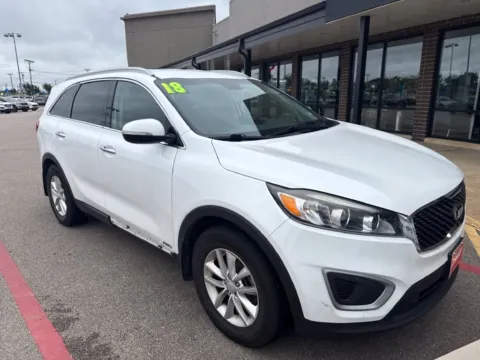 More photos of 2018 Kia Sorento LX at Cassill Motors, IA