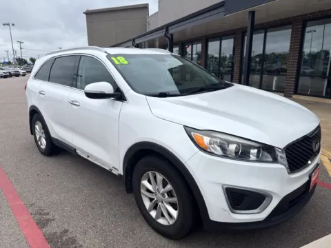 More photos of 2018 Kia Sorento LX at Cassill Motors, IA