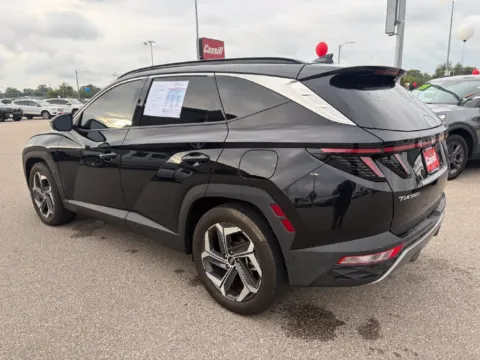 More photos of 2024 Hyundai Tucson Limited at Cassill Motors, IA