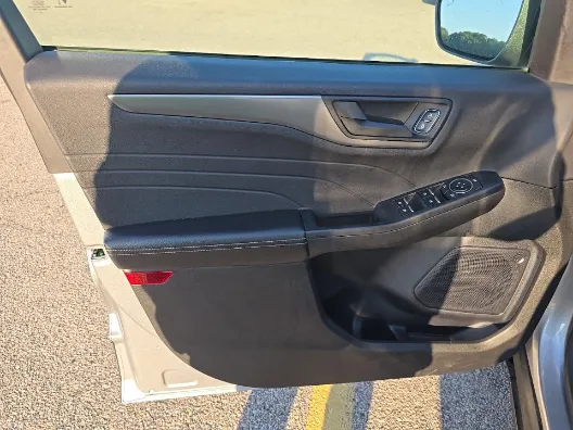Ford Escape photo 9
