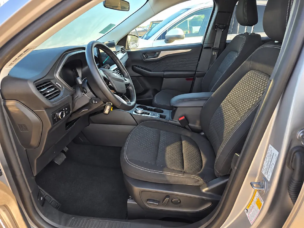 Ford Escape photo 8