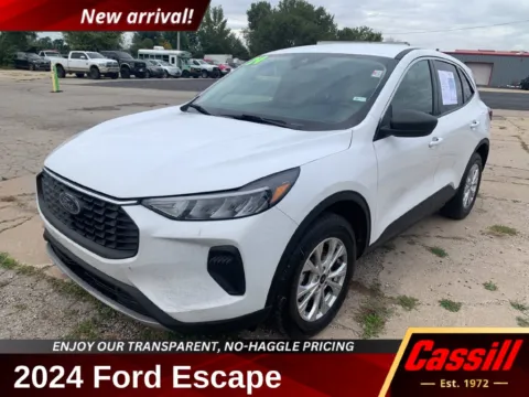 White 2024 Ford Escape Active for sale in Cedar Rapids, IA