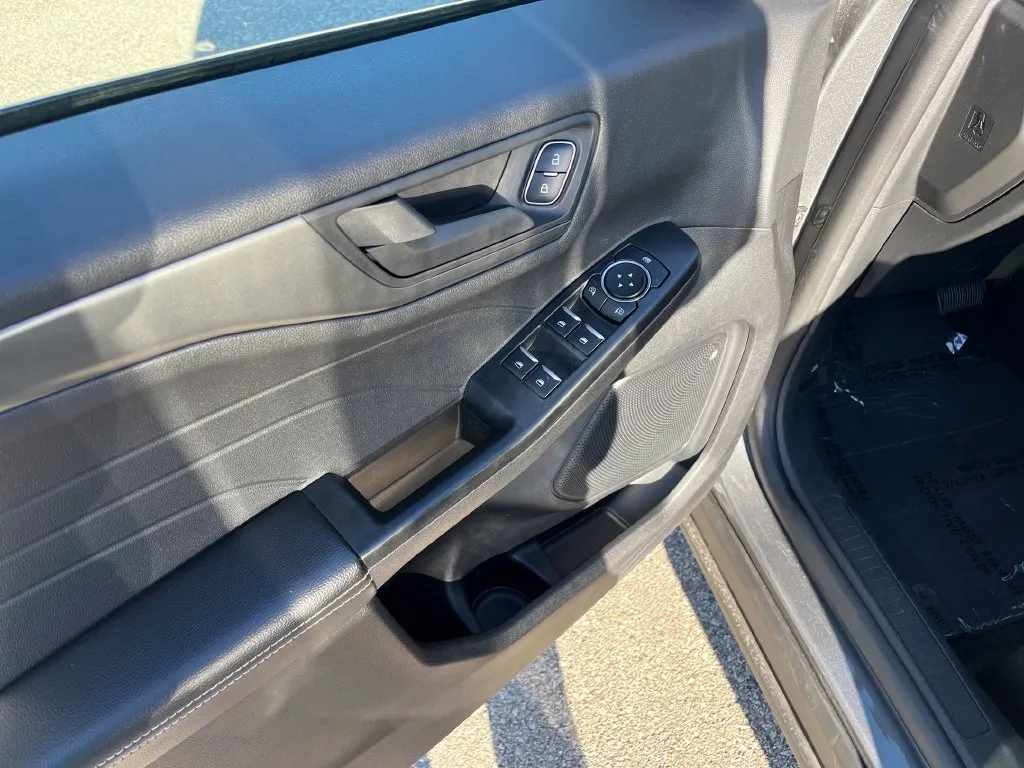 Ford Escape photo 14