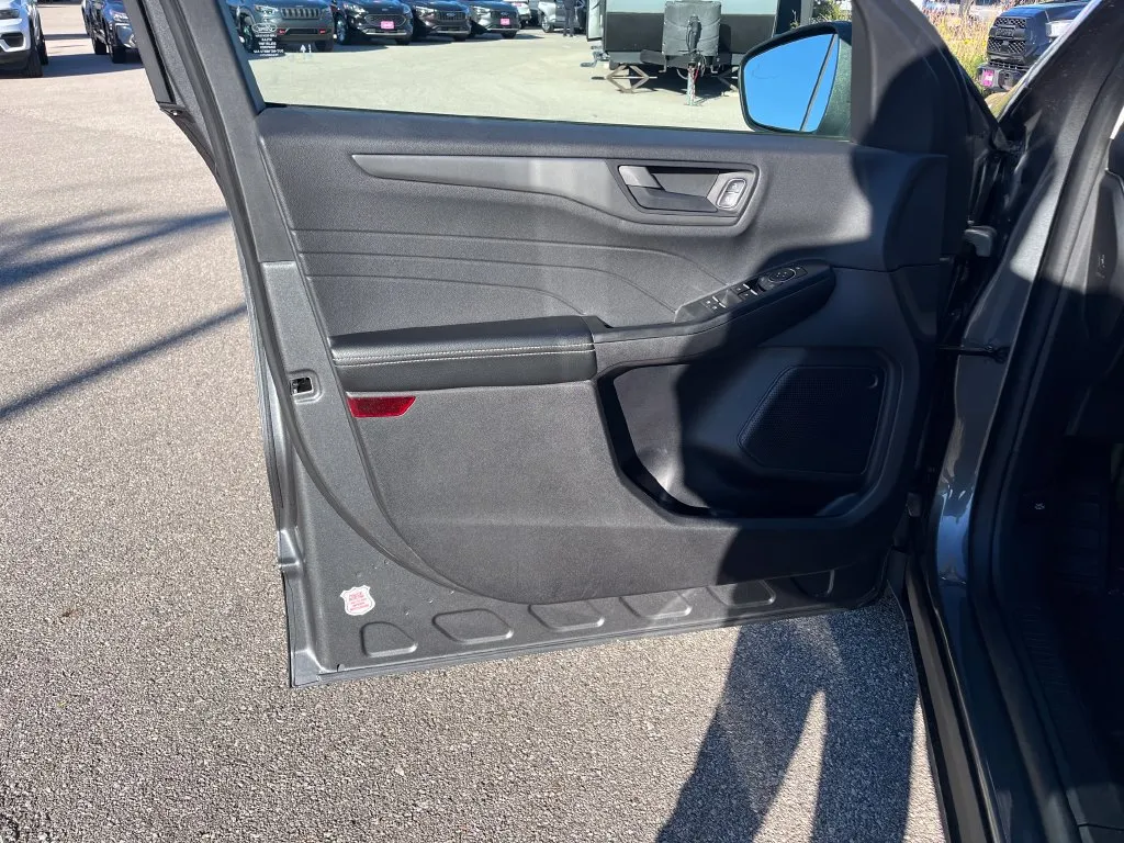 Ford Escape photo 13