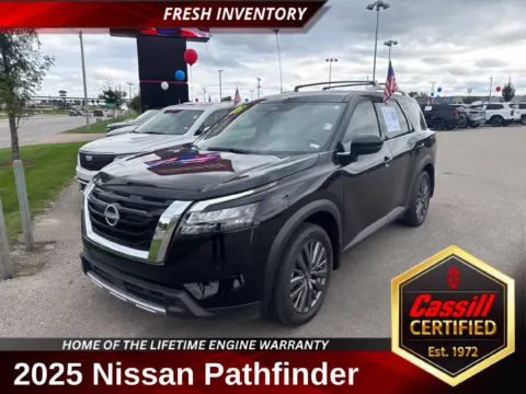 Black 2025 Nissan Pathfinder SL for sale in Cedar Rapids, IA