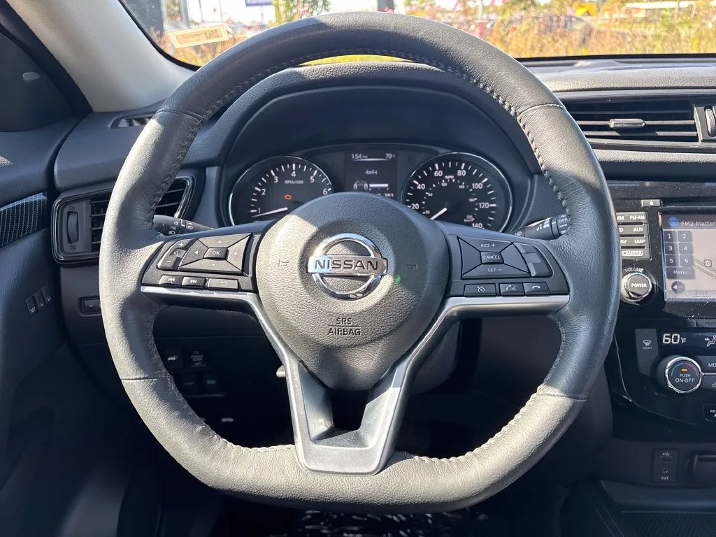 Nissan Rogue photo 18