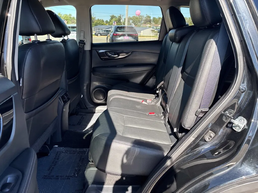 Nissan Rogue photo 28
