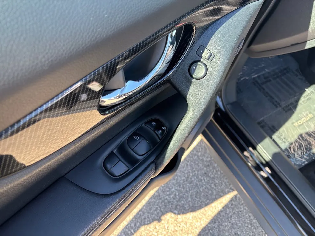 Nissan Rogue photo 14