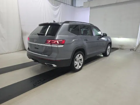 More photos of 2023 Volkswagen Atlas 3.6L V6 SE w/Technology at Cassill Motors, IA