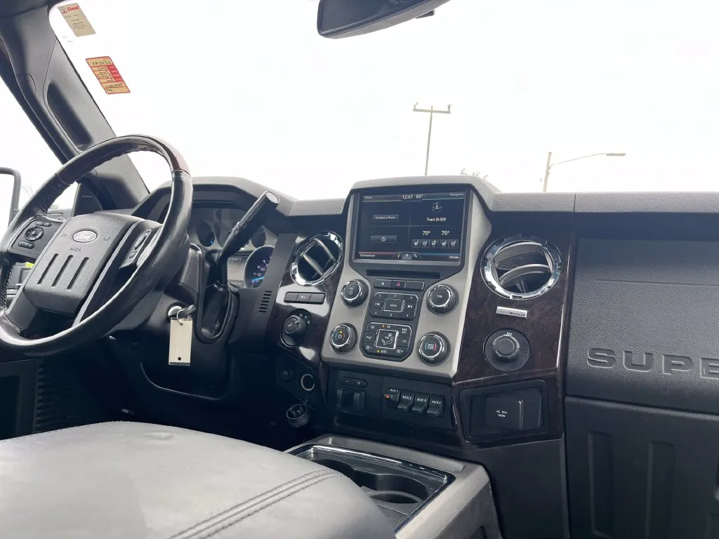 Ford F-250SD photo 25