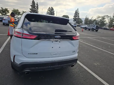 More photos of 2020 Ford Edge SEL at Cassill Motors, IA