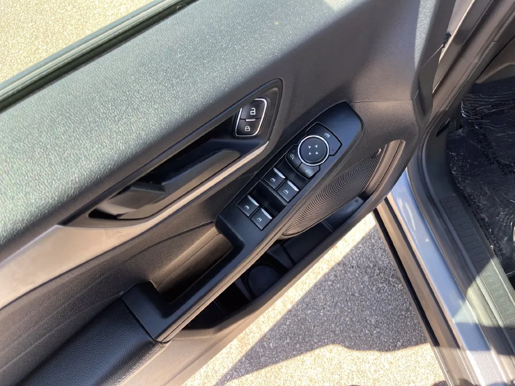 Ford Escape photo 14