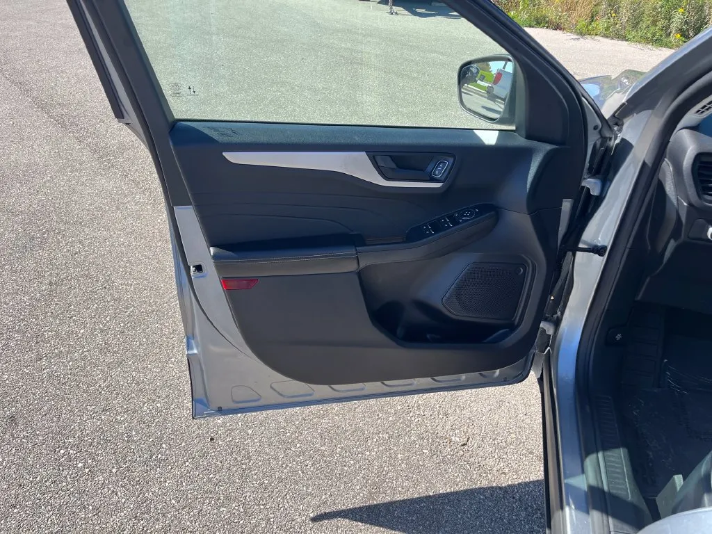 Ford Escape photo 13