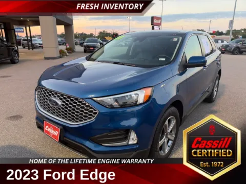 Blue 2023 Ford Edge SEL for sale in Cedar Rapids, IA