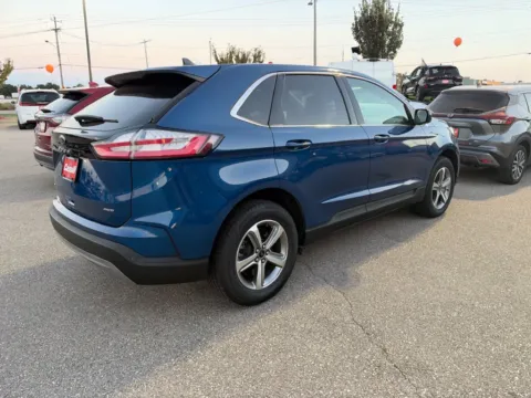 More photos of 2023 Ford Edge SEL at Cassill Motors, IA