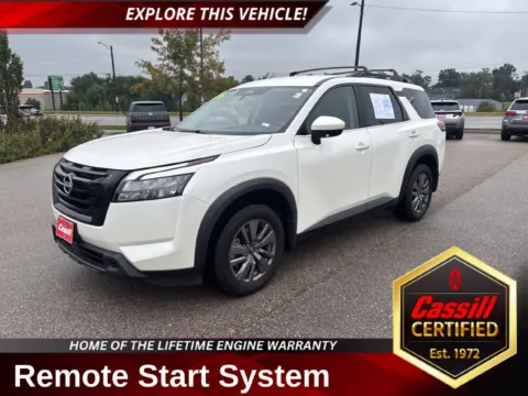 White 2024 Nissan Pathfinder SV for sale in Cedar Rapids, IA