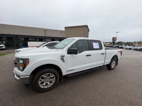 White 2023 Ford F-150 XLT for sale in Cedar Rapids, IA