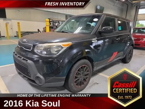 Black 2016 Kia Soul for sale in Cedar Rapids, IA