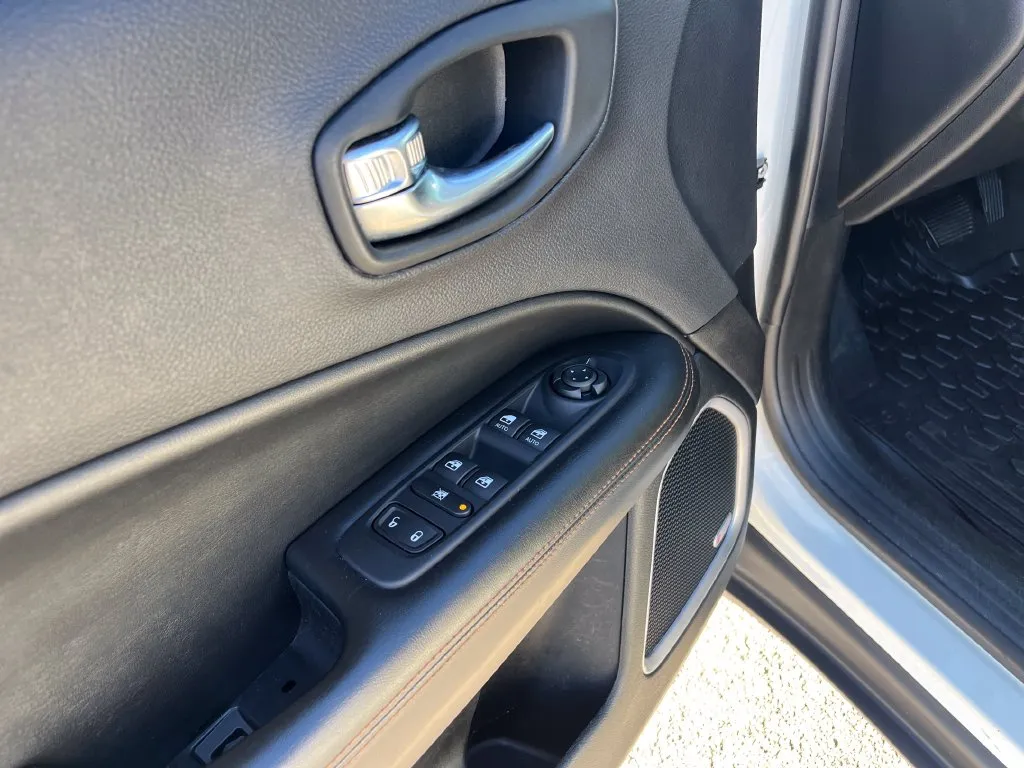 Jeep Compass photo 14