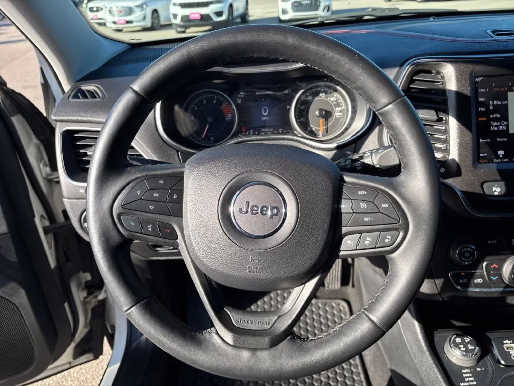 Jeep Cherokee photo 19