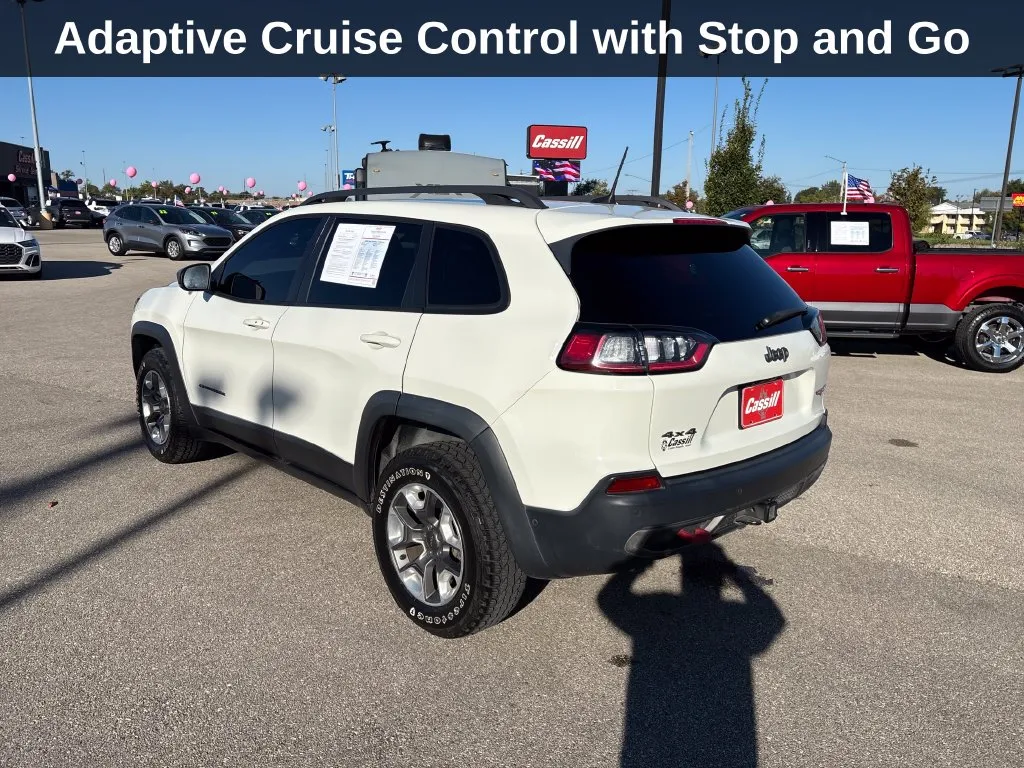 Jeep Cherokee photo 3