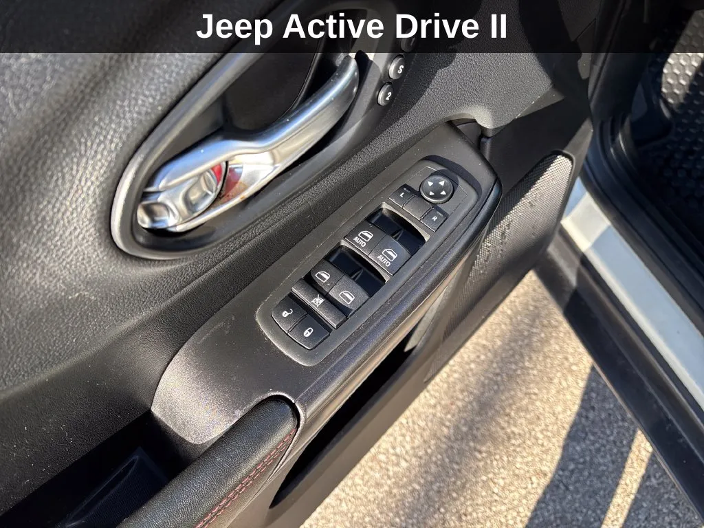 Jeep Cherokee photo 15