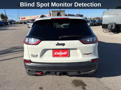 More photos of 2019 Jeep Cherokee Trailhawk at Cassill Motors, IA