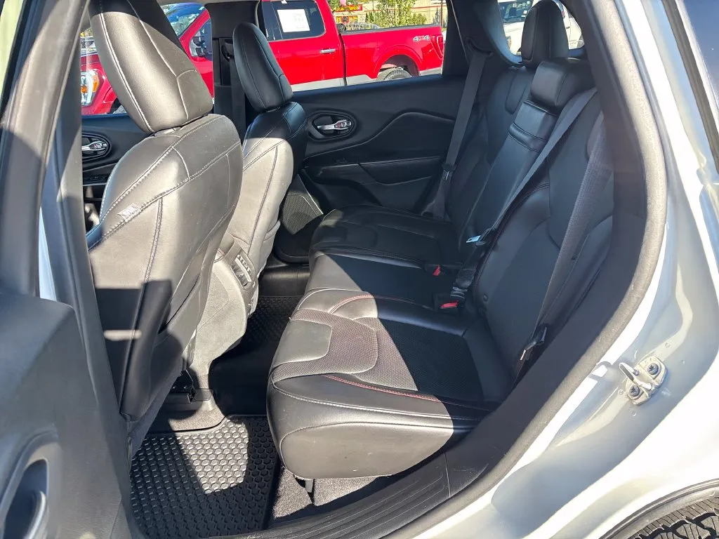 Jeep Cherokee photo 27