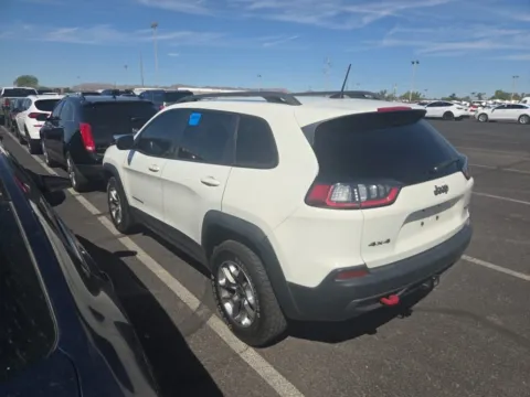Photos of 2019 Jeep Cherokee Trailhawk for sale in Cedar Rapids, IA at Cassill Motors