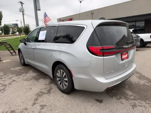 Photos of 2024 Chrysler Pacifica Hybrid Select for sale in Cedar Rapids, IA at Cassill Motors