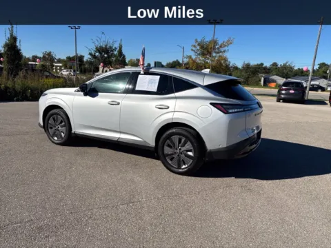 Another view of 2025 Nissan Murano SL for sale in Cedar Rapids, IA at Cassill Motors