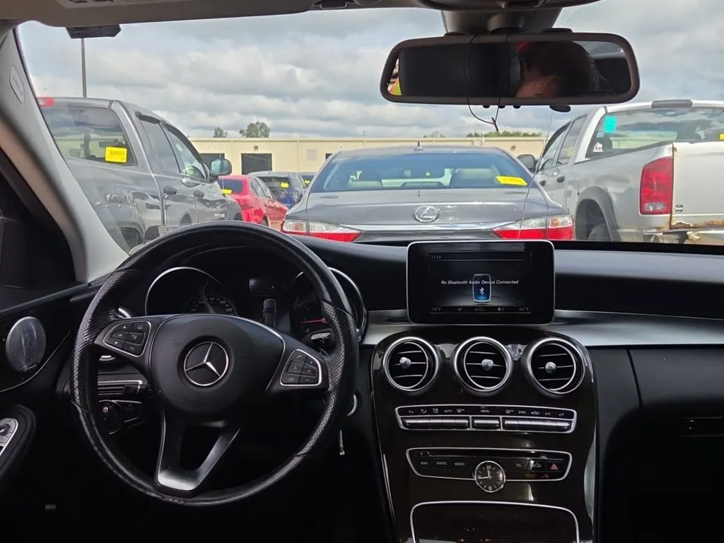 Mercedes-Benz C-Class photo 9