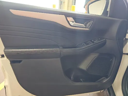 Ford Escape photo 9
