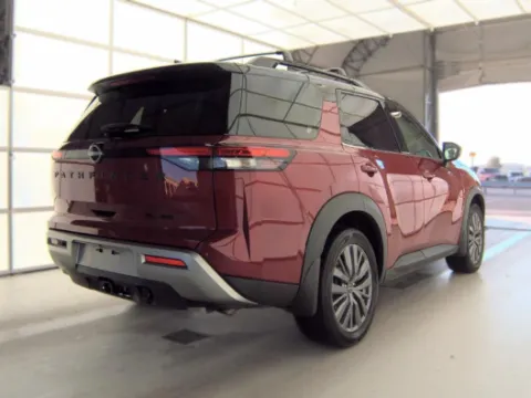 More photos of 2023 Nissan Pathfinder SL at Cassill Motors, IA