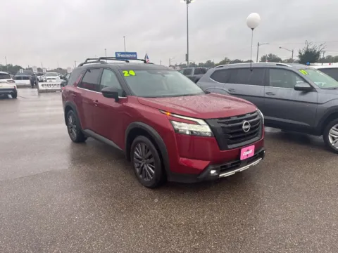 More photos of 2023 Nissan Pathfinder SL at Cassill Motors, IA