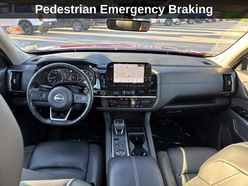 Nissan Pathfinder photo 16