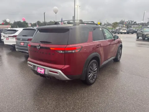 More photos of 2023 Nissan Pathfinder SL at Cassill Motors, IA