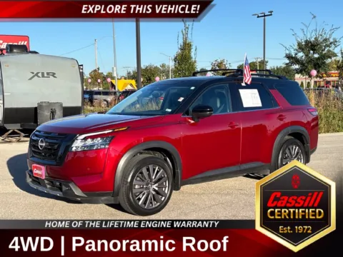 Black 2023 Nissan Pathfinder SL for sale in Cedar Rapids, IA