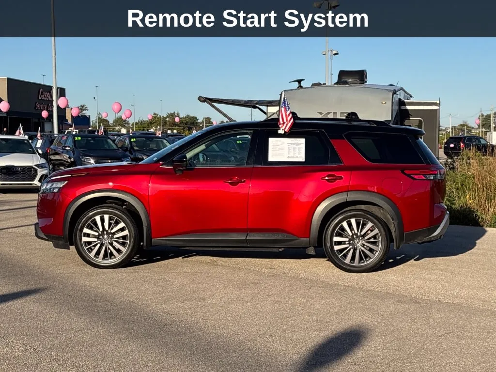 Nissan Pathfinder photo 2