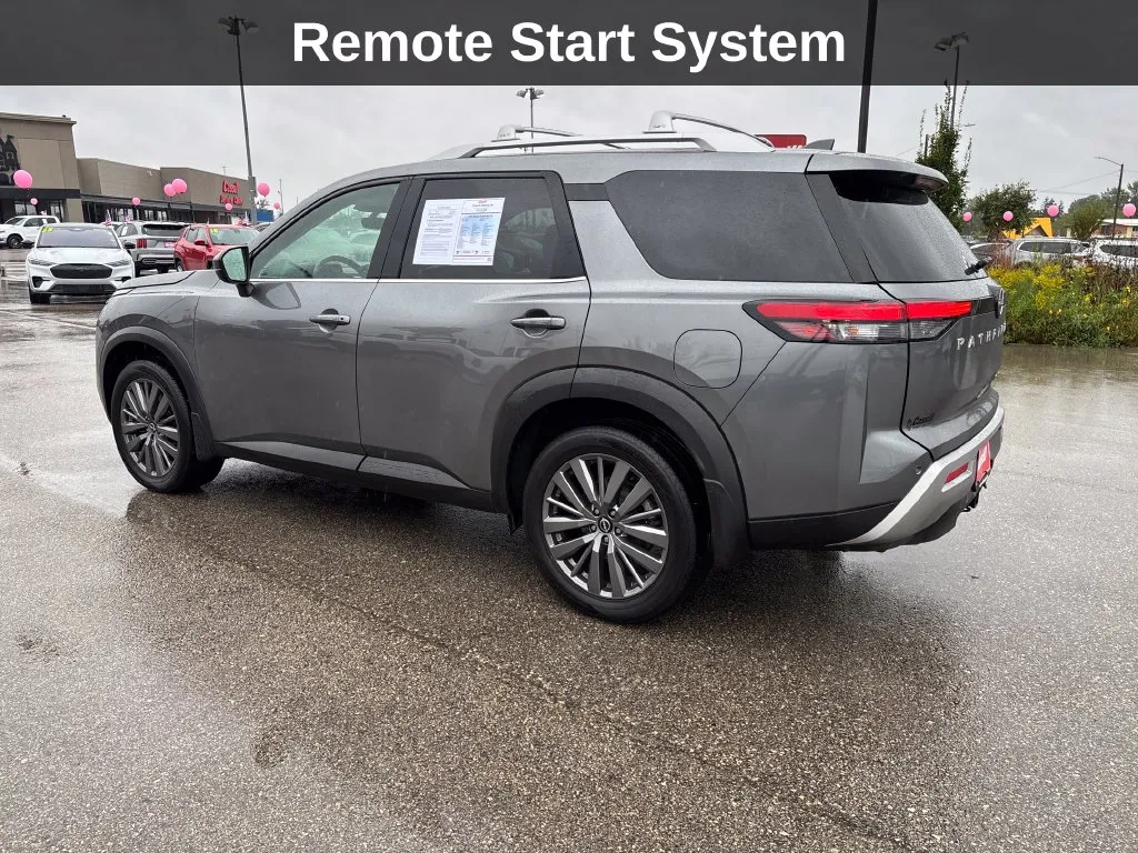 Nissan Pathfinder photo 3