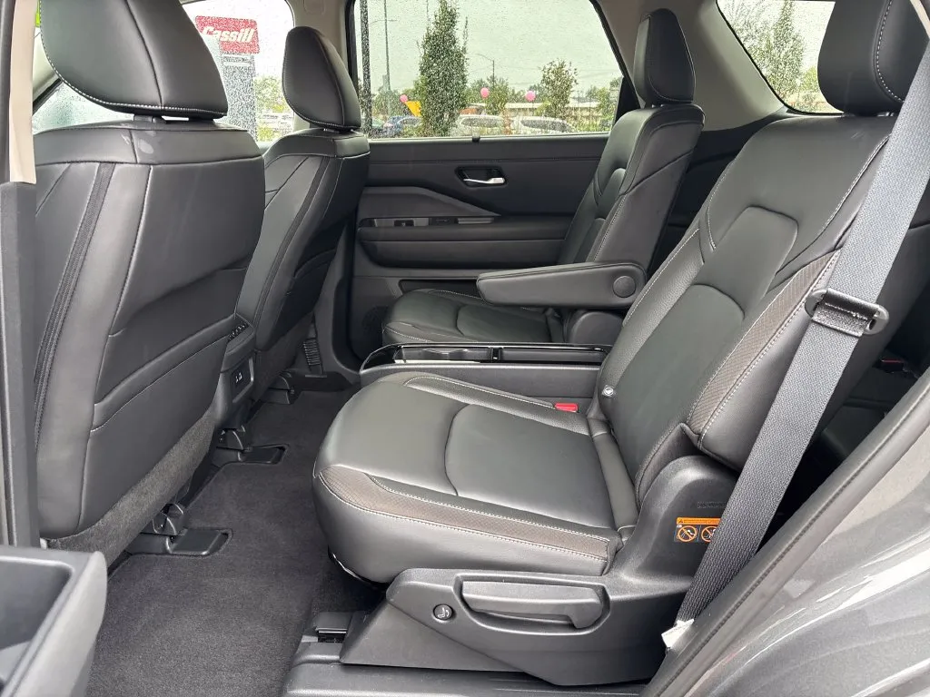 Nissan Pathfinder photo 28