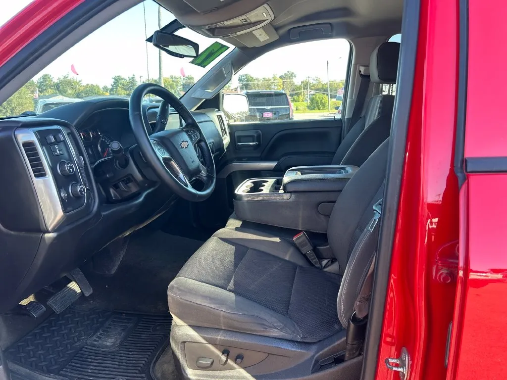 Chevrolet Silverado photo 12