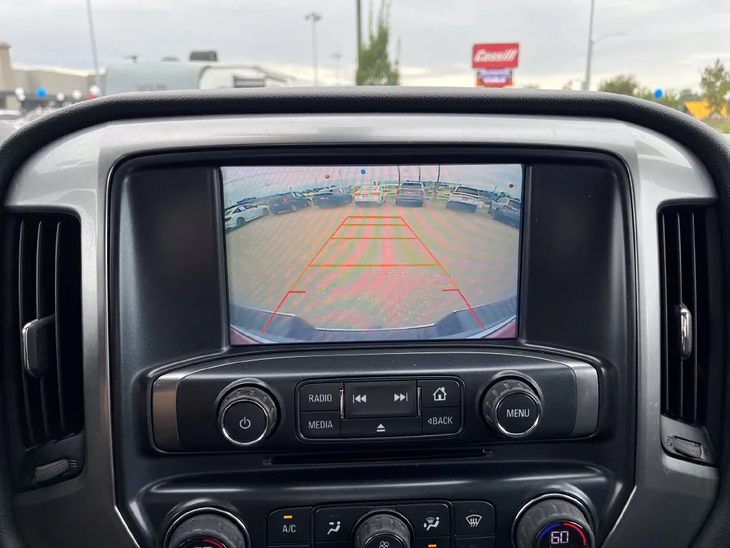Chevrolet Silverado photo 25