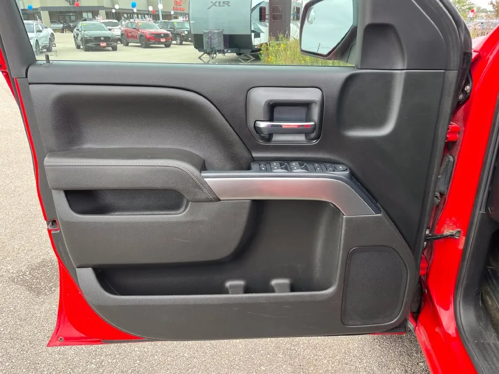Chevrolet Silverado photo 13